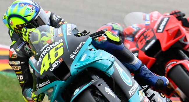 Pangeran Arab Saudi Minta Rossi Balapan di Tim Aramco VR46, Jangan Pensiun – NontonMotoGP 6 Pangeran Arab Saudi Minta Rossi Balapan di Tim Aramco VR46, Jangan Pensiun