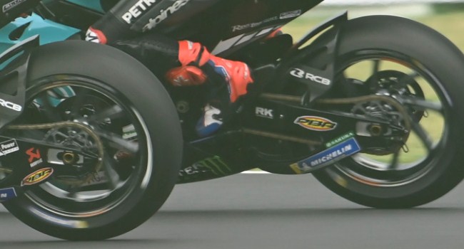 'Ban Ghoib' MotoGP Ternyata Memang Ada, Begini Penjelasan Pembalap – NontonMotoGP 6 'Ban Ghoib' MotoGP Ternyata Memang Ada, Begini Penjelasan Pembalap