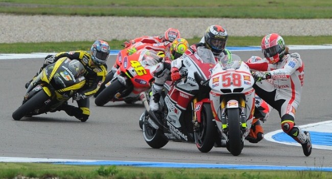 Nyerang Tanpa Pikir Risiko – NontonMotoGP 6 Lorenzo Kenang Mendiang Simoncelli: Nyerang Tanpa Pikir Risiko