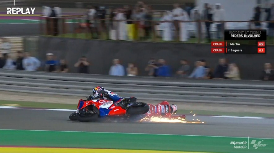 Bagnaia Jelaskan Kecelakaan yang Menyeret Jatuh Martin – NontonMotoGP 6 MotoGP Qatar: Bagnaia Jelaskan Kecelakaan yang Menyeret Jatuh Martin