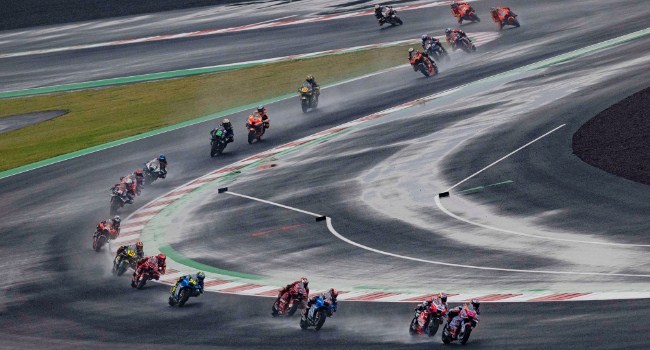 Joan Mir Sebut Aspal Sirkuit Mandalika Berlubang – NontonMotoGP 6 Joan Mir Sebut Aspal Sirkuit Mandalika Berlubang