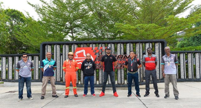 Malaysia Kirim 10 Marshal Sepang Bantu MotoGP Mandalika 2022 – NontonMotoGP 6 Malaysia Kirim 10 Marshal Sepang Bantu MotoGP Mandalika 2022