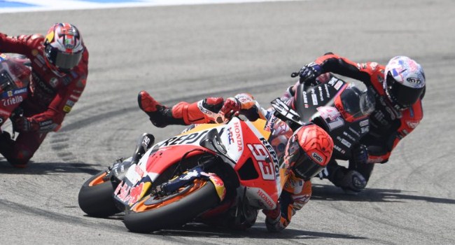 Cornering Marquez Gila Banget, Aleix Berhasil Podium Karena Manfaatkan Kesalahan – NontonMotoGP 6 Cornering Marquez Gila Banget, Aleix Berhasil Podium Karena Manfaatkan Kesalahan