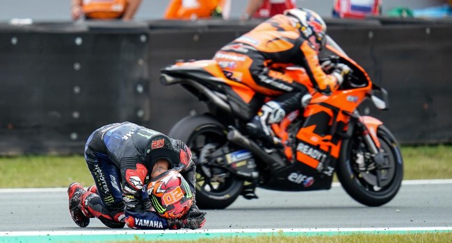 Yamaha Protes Hukuman Long Lap Penalty Quartararo – NontonMotoGP 6 Yamaha Protes Hukuman Long Lap Penalty Quartararo