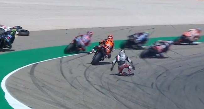 Mengerikan! Marini Nyaris Lindas Nakagami – NontonMotoGP 6 MotoGP Aragon: Mengerikan! Marini Nyaris Lindas Nakagami