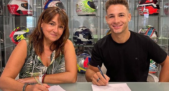 Resmi! Lorenzo Gabung Pertamina Mandalika SAG Moto2 2023-2024 – NontonMotoGP 6 Resmi! Lorenzo Gabung Pertamina Mandalika SAG Moto2 2023