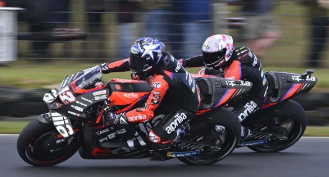 MotoGP Australia: Tolong Menolong Pembalap Aprilia Hampir Berujung Celaka