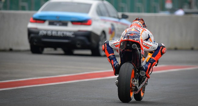 Honda Dipaksa Bangun Motor Sesuai Gaya Marquez – NontonMotoGP 6 Pengamat: Honda Dipaksa Bangun Motor Sesuai Gaya Marquez
