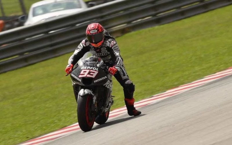 Honda Putus Asa, Marquez dan Bradl Pakai Motor 'Zaman Pra-sejarah' – NontonMotoGP 6 Tes Sepang: Honda Putus Asa, Marquez dan Bradl Pakai Motor 'Zaman Pra-sejarah'