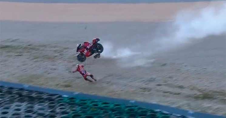 Kecelakaan Mengerikan Pol Terlempar ke Tembok Pembatas Sirkuit – NontonMotoGP 6 MotoGP Portugal: Kecelakaan Mengerikan Pol Terlempar ke Tembok Pembatas Sirkuit