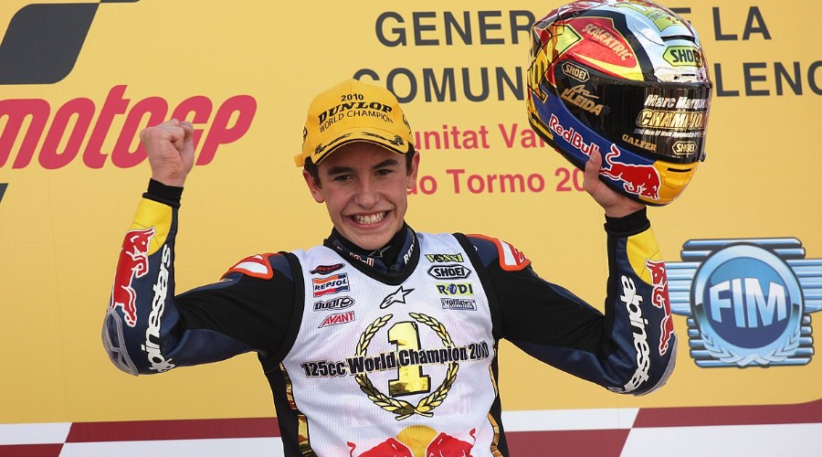 Marquez Kecil Baru Bisa Menang Balap 125cc Setelah Diajari Pedrosa – NontonMotoGP 6 Dokumenter Amazon: Marquez Kecil Baru Bisa Menang Balap 125cc Setelah Diajari Pedrosa