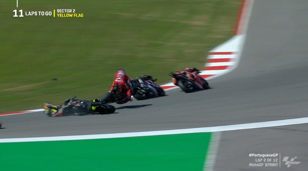 Tertabrak Marini, Bastianini Cedera Patah Tulang Belikat – NontonMotoGP 6 MotoGP Portugal: Tertabrak Marini, Bastianini Cedera Patah Tulang Belikat