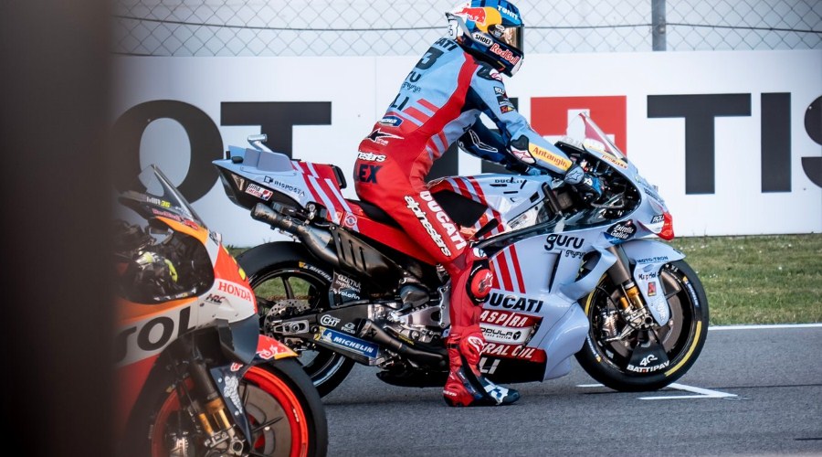 Masalah Alex Marquez, Geber Ducati Tapi Masih Pakai Gaya Honda – NontonMotoGP 6 Masalah Alex Marquez, Geber Ducati Tapi Masih Pakai Gaya Honda