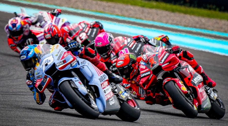 Alex Marquez Contek Gaya Bagnaia Demi Taklukkan Ducati Desmosedici – NontonMotoGP 6 Alex Marquez Contek Gaya Bagnaia Demi Taklukkan Ducati Desmosedici