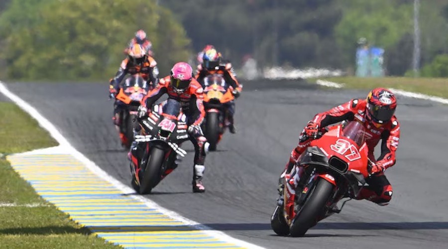 Dia Bertarung Seperti Singa – NontonMotoGP 6 Aleix Puji Rookie Augusto: Dia Bertarung Seperti Singa