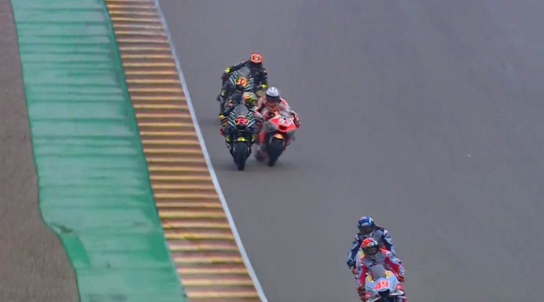 Marquez Tabrak Bezzecchi, Bezzecchi Kena Conduct Warning – NontonMotoGP 6 MotoGP Jerman: Marquez Tabrak Bezzecchi, Bezzecchi Kena Conduct Warning