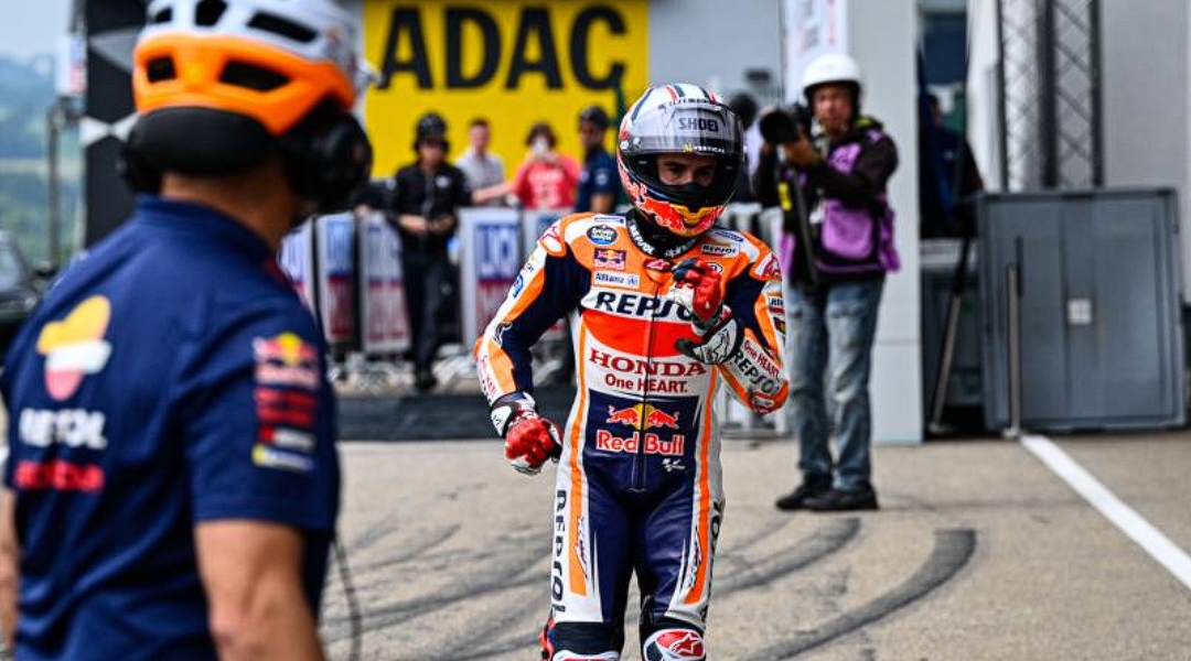 Marquez Bingung, Pertanyakan Mengapa Lorenzo, Alex, Pol dan Mir Kesulitan Pakai Honda – NontonMotoGP 6 Marquez Bingung, Pertanyakan Mengapa Lorenzo, Alex, Pol dan Mir Kesulitan Pakai Honda