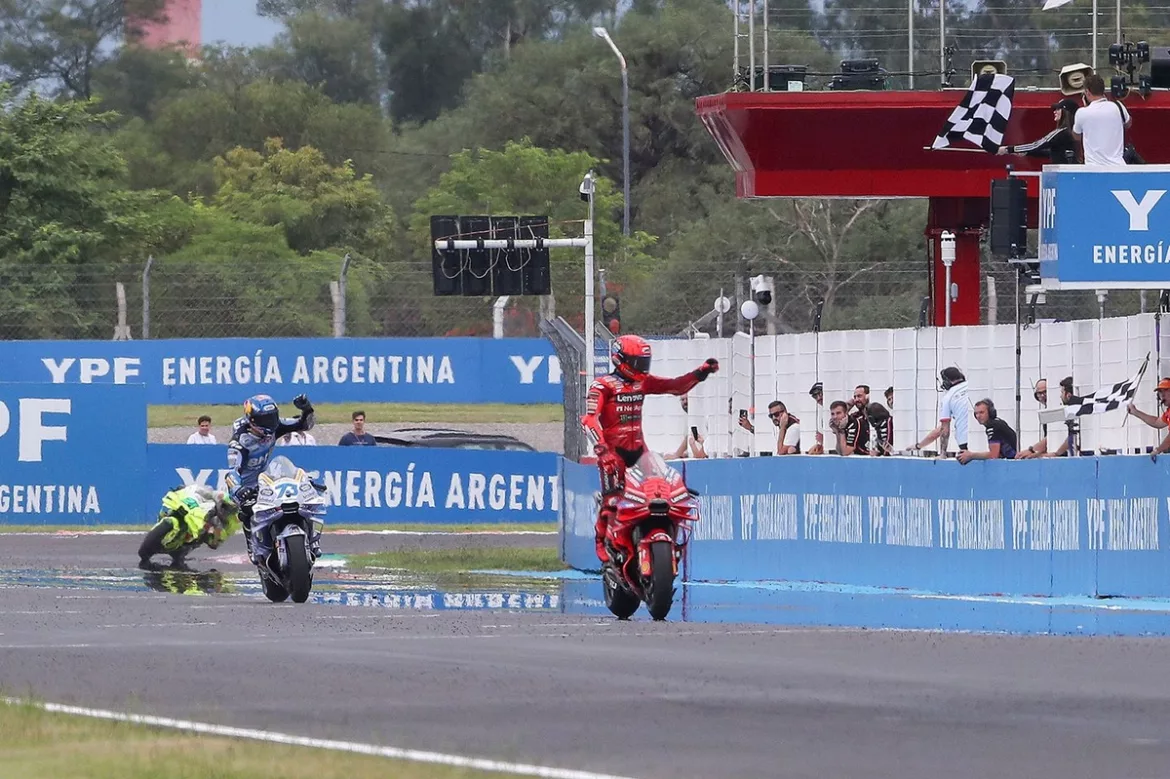 Agostini Marquez Pasti Lampaui Rekor Rossi di MotoGP