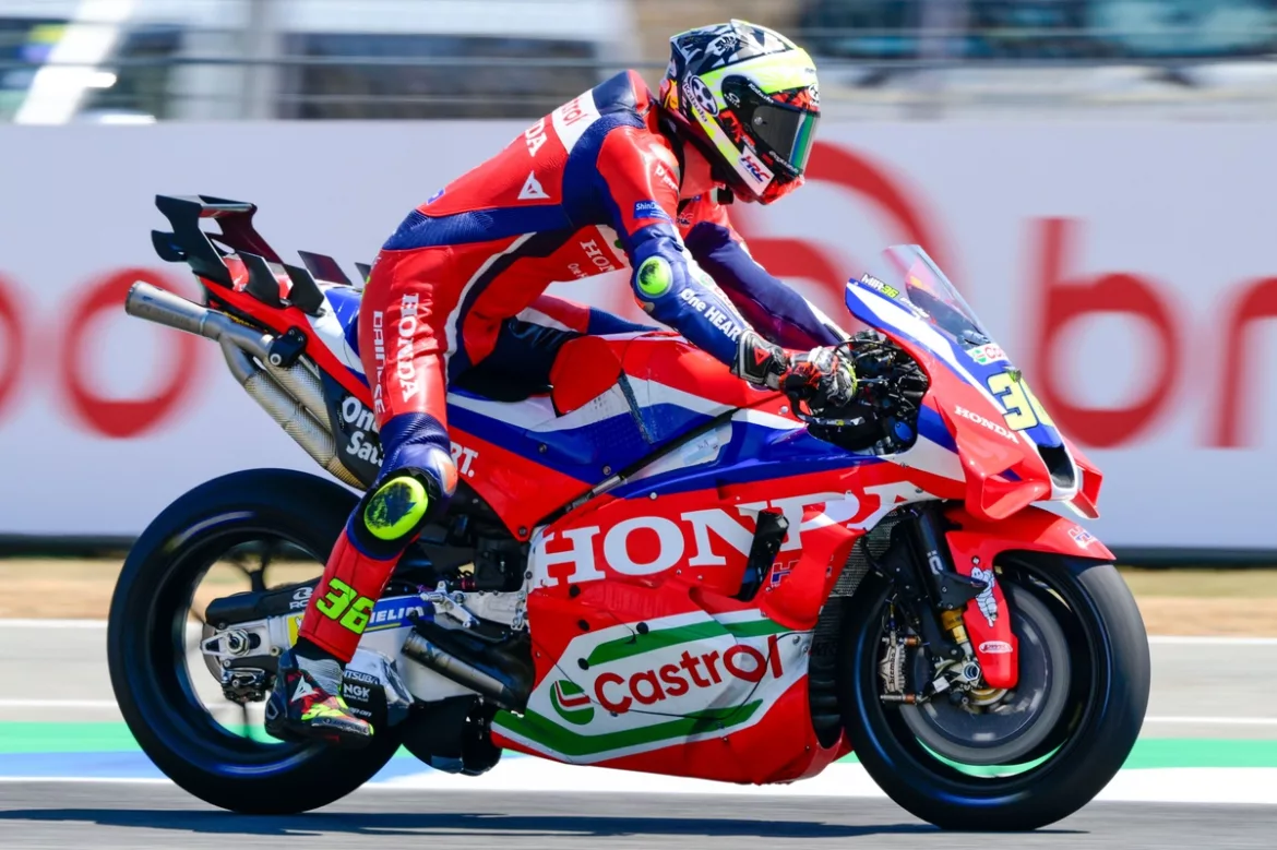 Cuaca Panas di Buriram Mir dan Rins Terjatuh Akibat Overheat