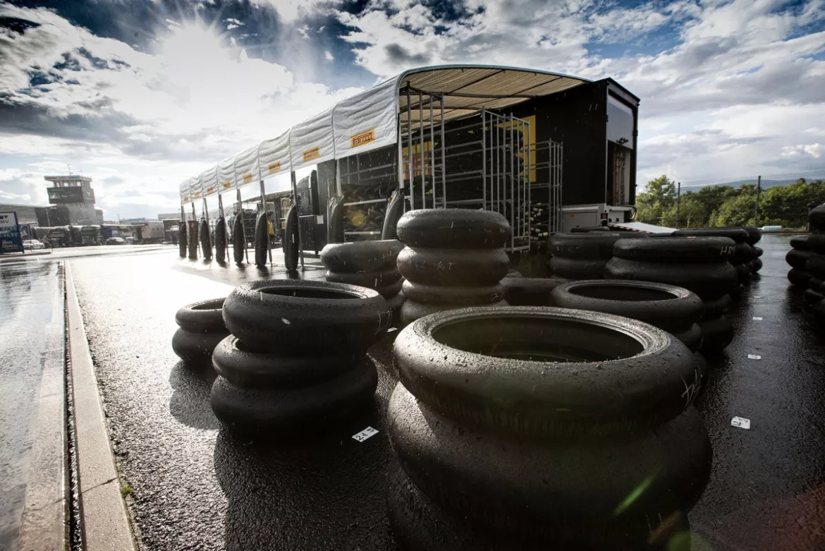 Pirelli Siap Gantikan Michelin sebagai Pemasok Ban MotoGP 2027