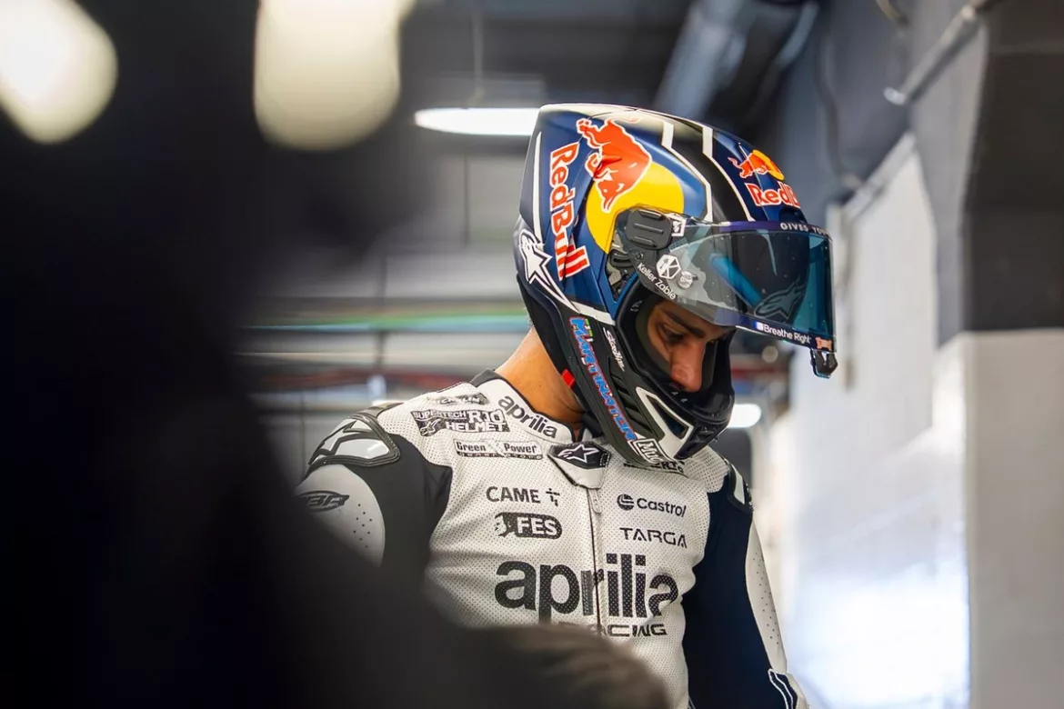 Jorge Martin Resmi Bertahan di Tim Aprilia MotoGP hingga 2026 6880b9f3c0405