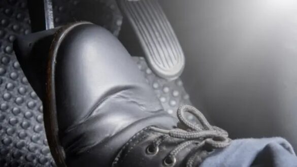 Mengatasi Rem Mobil Keras Penyebab dan Solusinya 68abdc67950a2